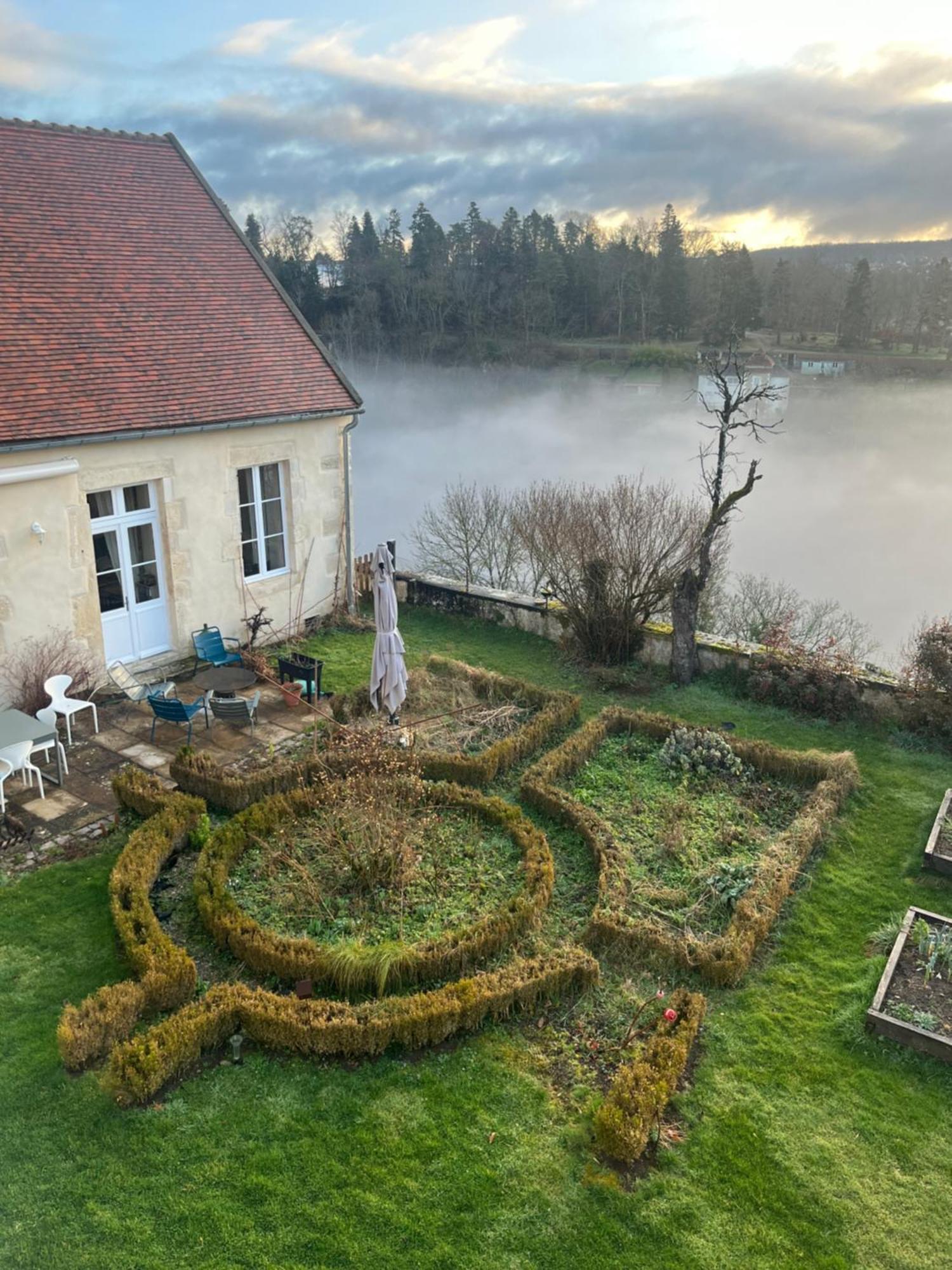 Maison De Noble Nicolas Аваллон Экстерьер фото
